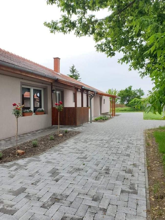 Kajári Apartamento *